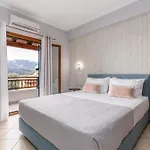 Villa Lola's House