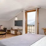 Lola's House Villa