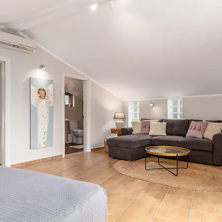 Lola's House * Liapades