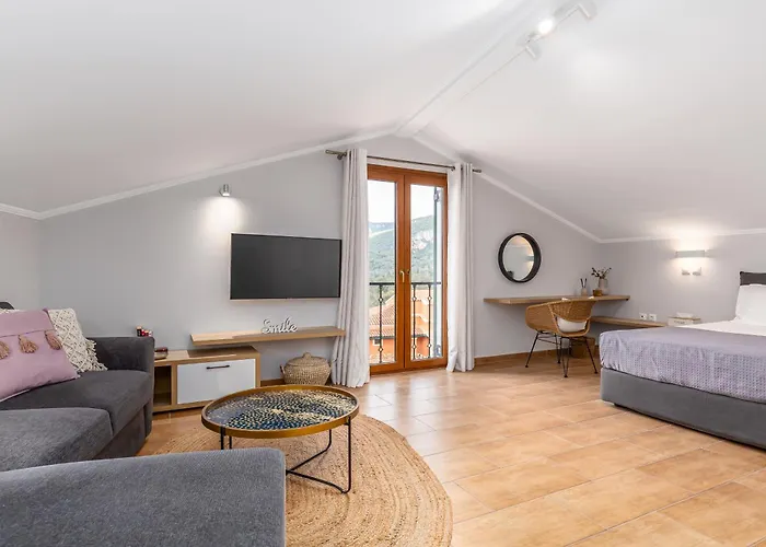 Lola's House Βίλα Λιαπάδες