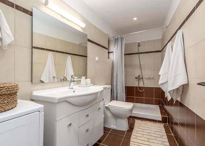 Lola's House Λιαπάδες